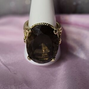 Elegant Gold and Brown Gemstone Ring